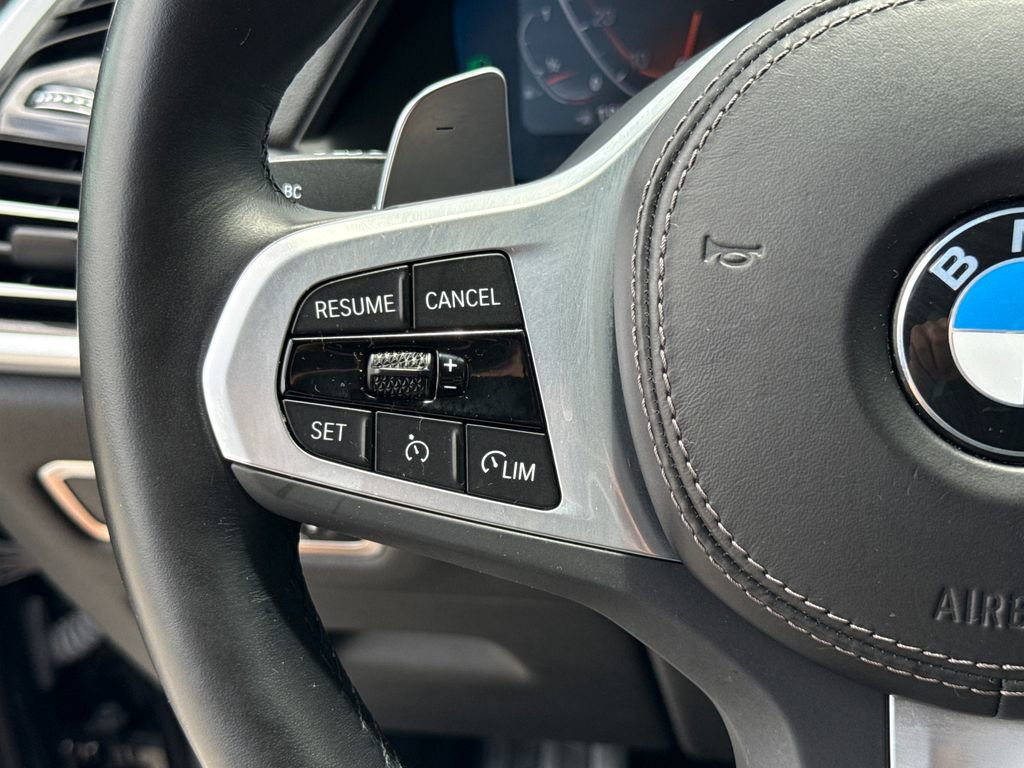 Used 2022 BMW X5 sDrive40i w/ M Sport Package RWD image 16
