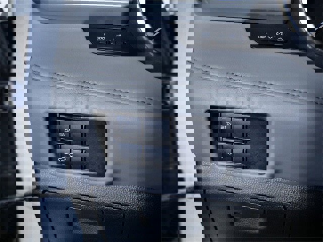 Used 2020 Toyota Highlander XLE image 22