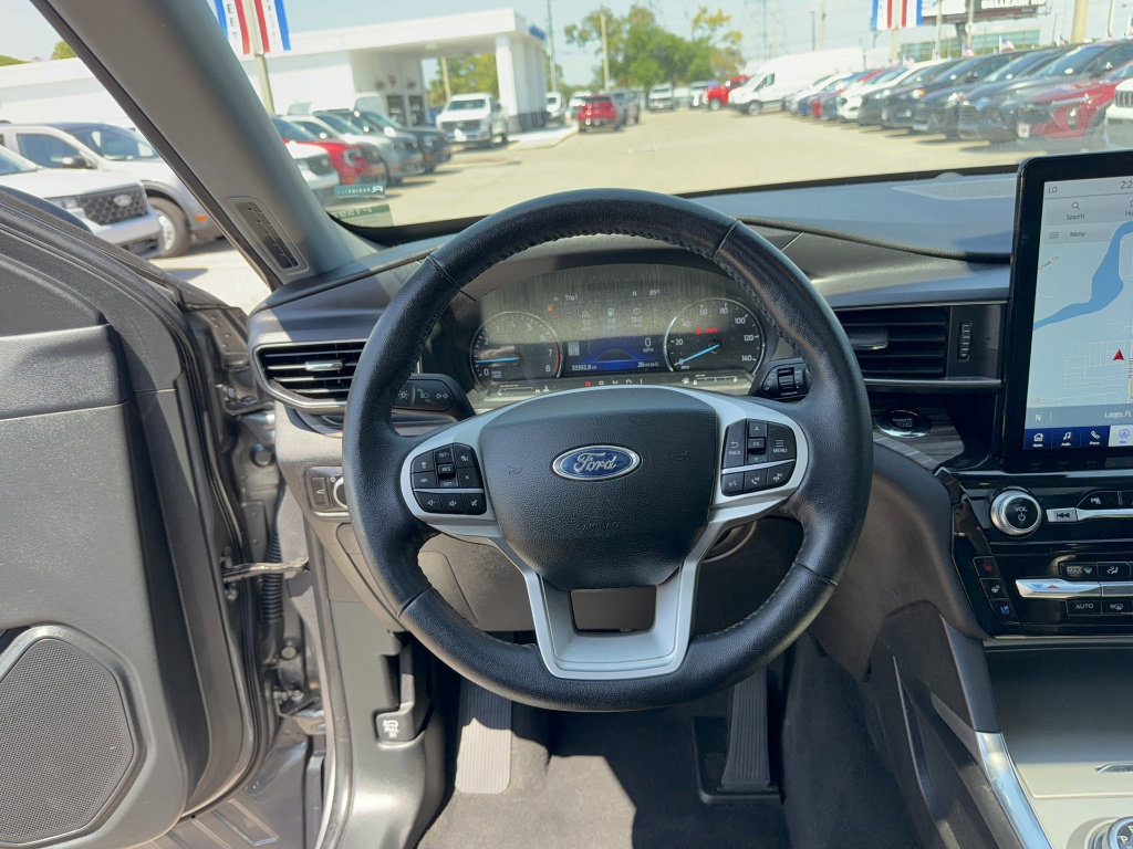 Certified 2023 Ford Explorer Limited w/ Limited Technology Package image 34