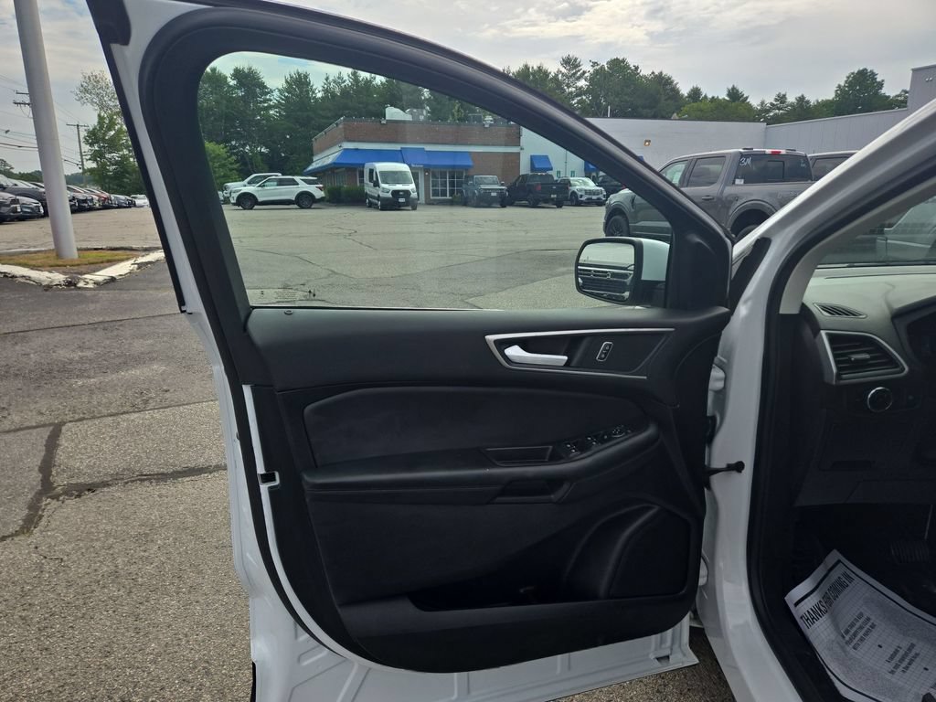 Certified 2024 Ford Edge SEL AWD/4WD image 5