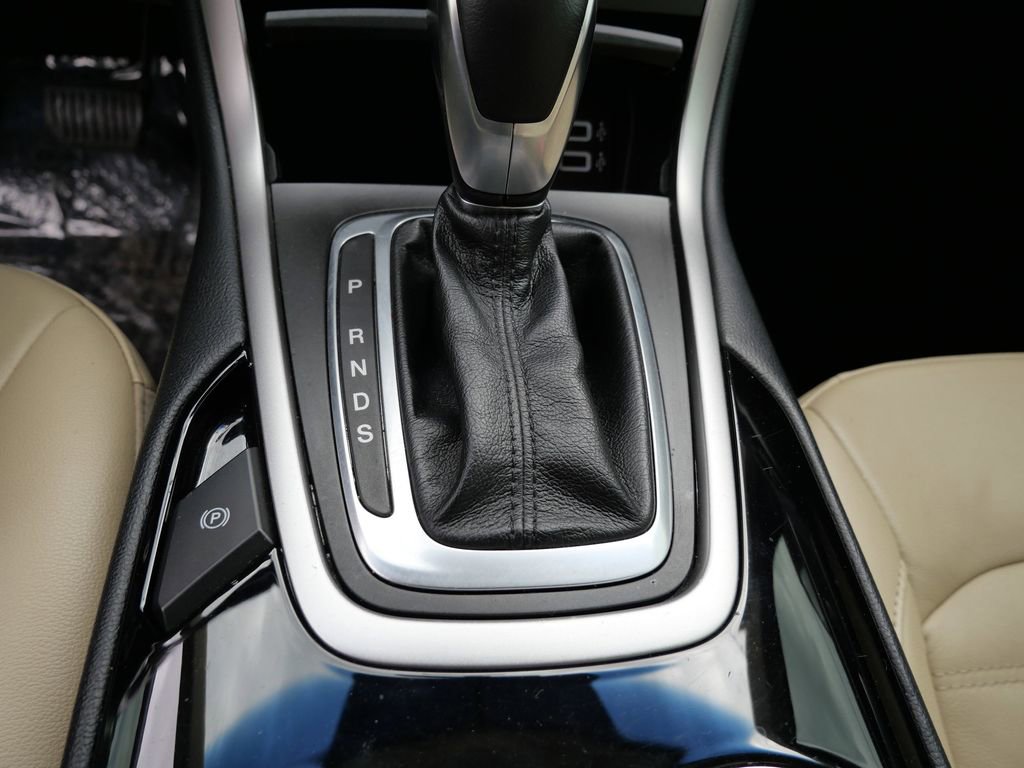 Certified 2018 Ford Edge SEL w/ Equipment Group 201A FWD image 16