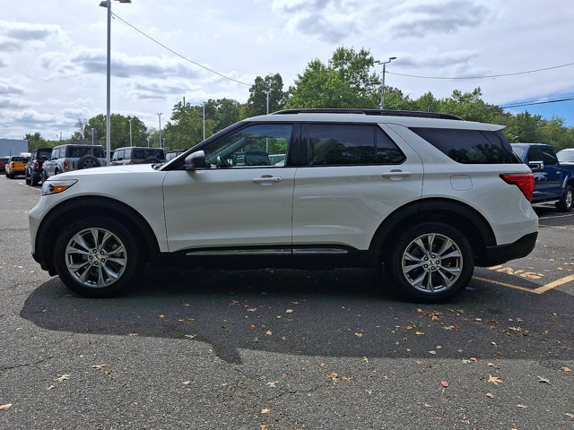 Certified 2023 Ford Explorer XLT w/ Equipment Group 202A AWD/4WD image 6