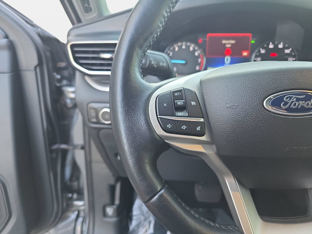 Certified 2023 Ford Explorer XLT w/ Equipment Group 202A AWD/4WD image 15