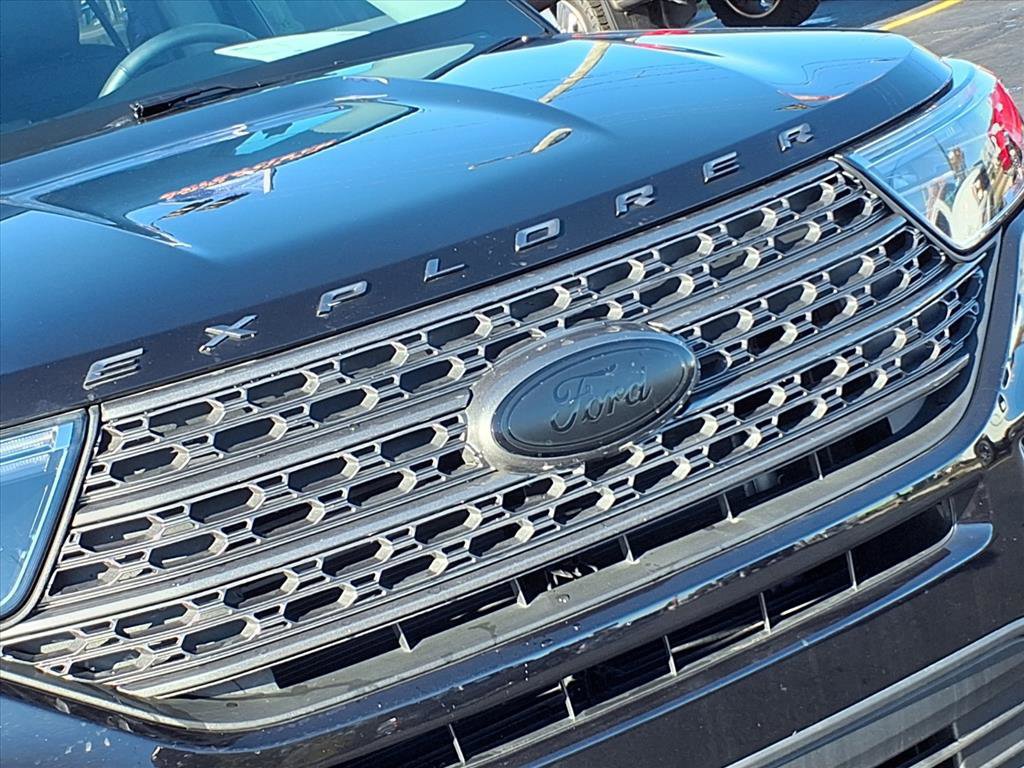 Certified 2023 Ford Explorer XLT w/ Equipment Group 202A image 30