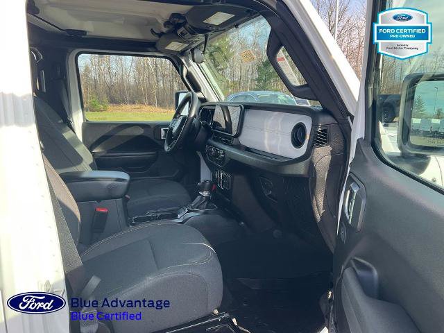 Used 2025 Jeep Gladiator Sport AWD/4WD image 17