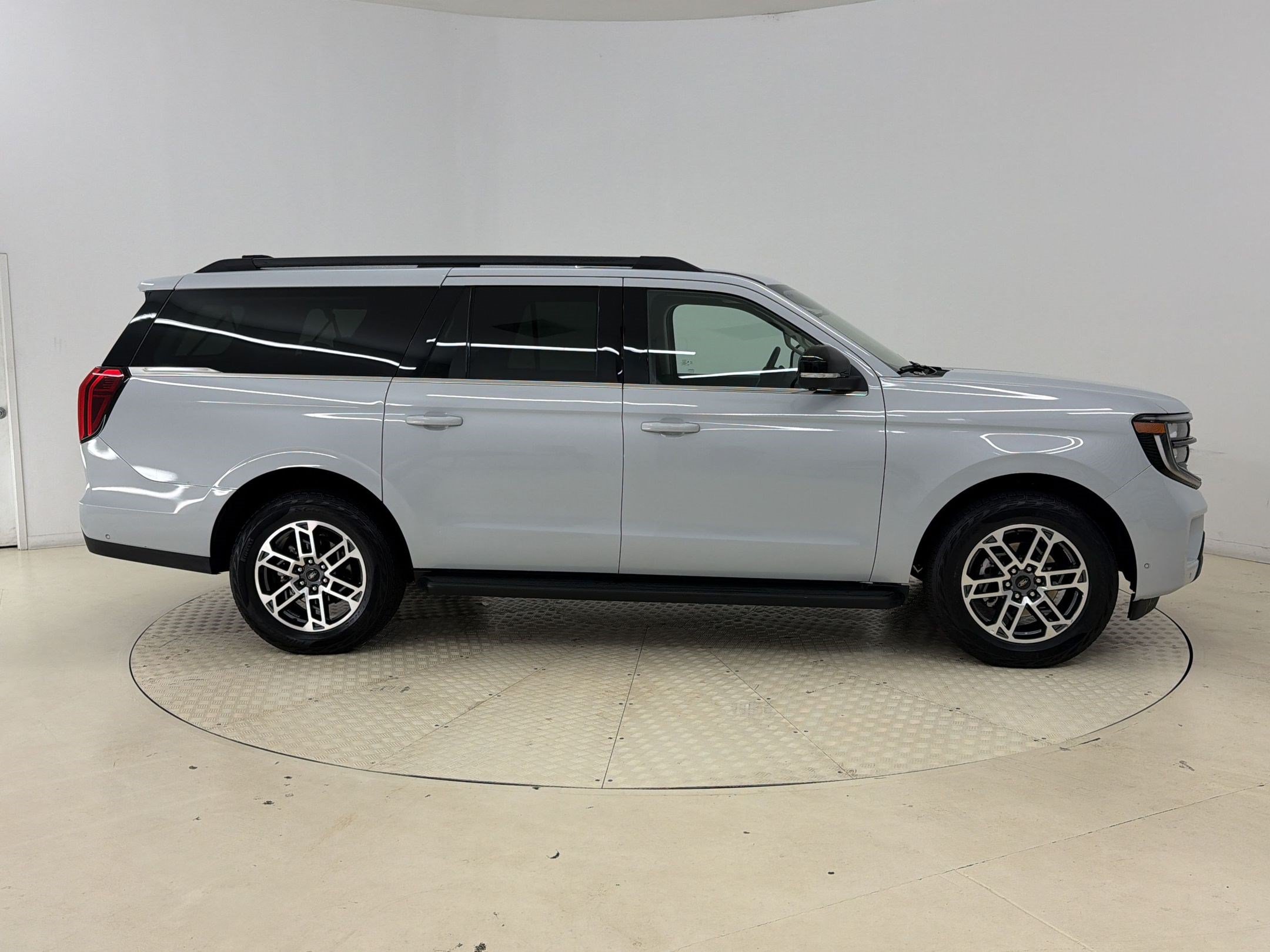 Certified 2025 Ford Expedition Max Active AWD/4WD image 8