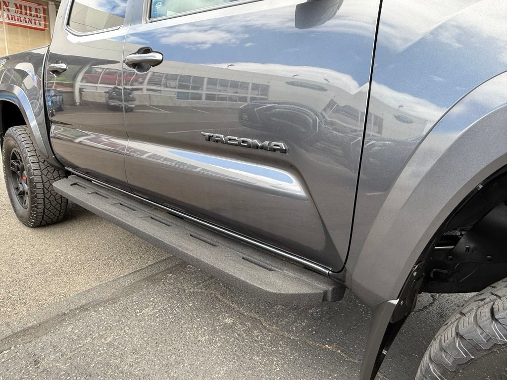 Used 2022 Toyota Tacoma TRD Sport w/ TRD Premium Sport Package AWD/4WD image 32