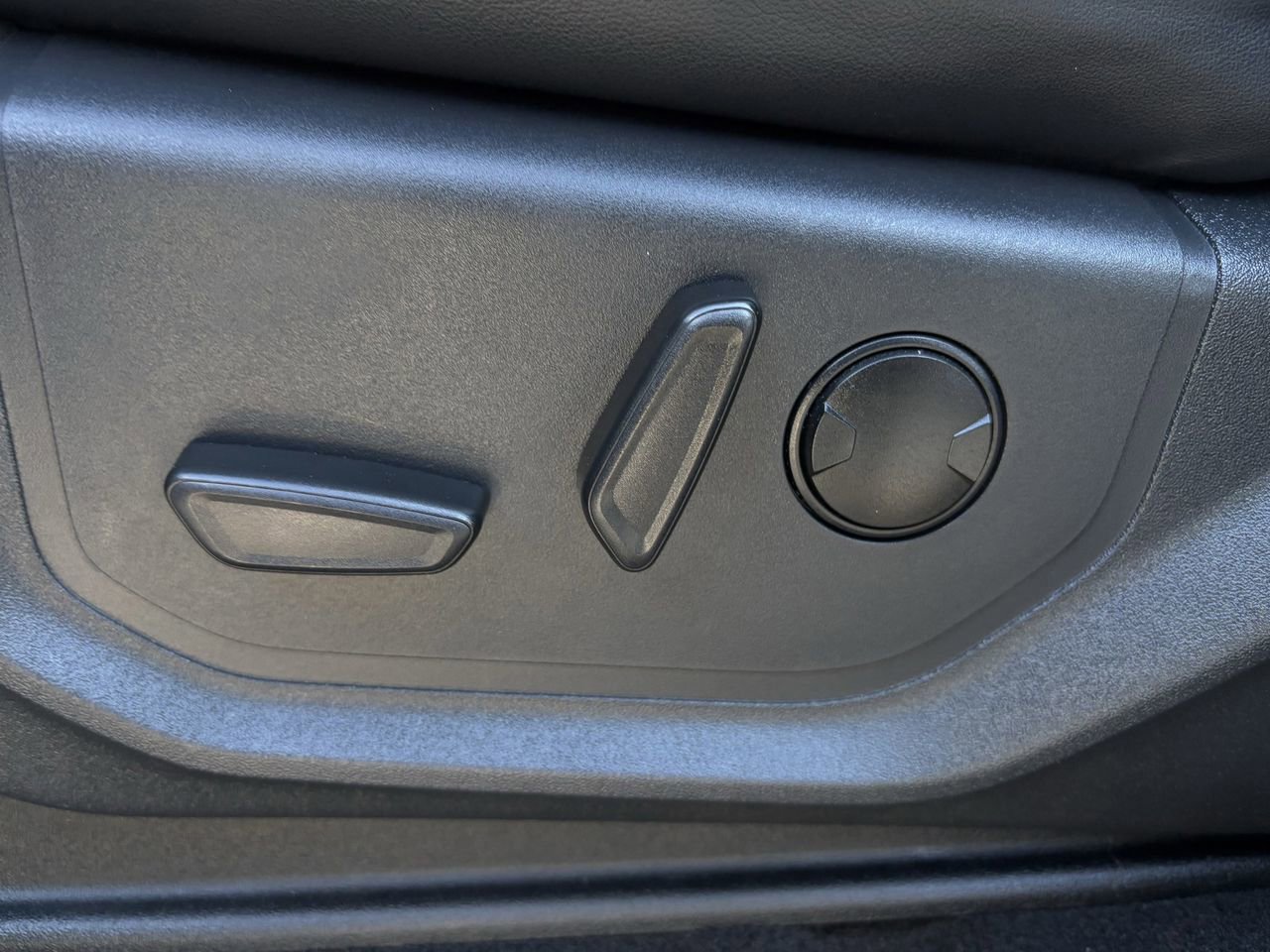 Certified 2024 Ford Expedition Max XLT image 27