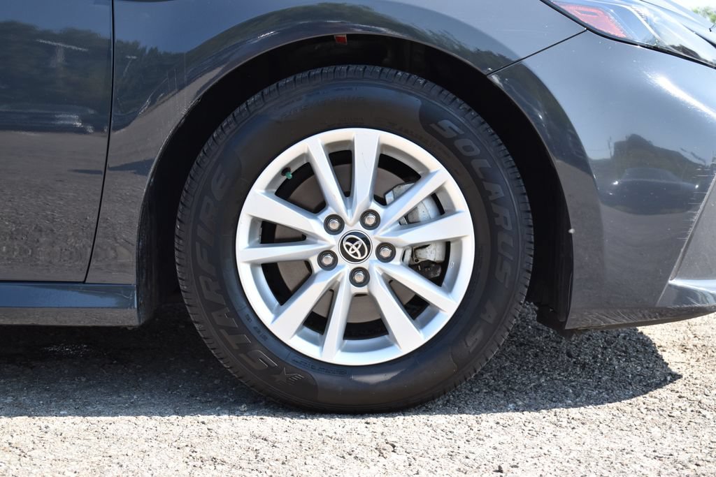 Used 2025 Toyota Camry LE FWD image 6