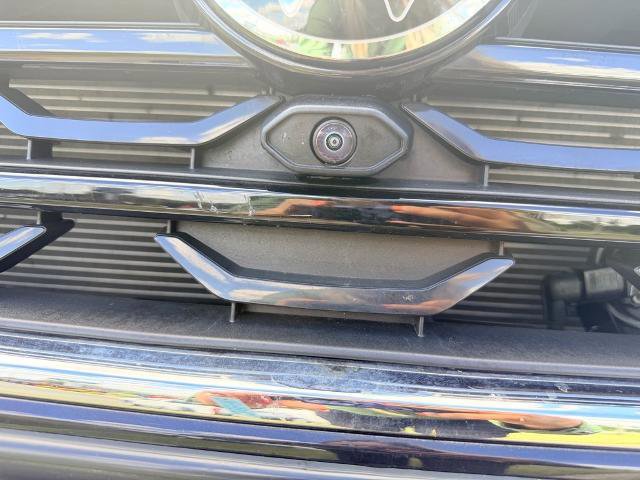 Used 2025 Volkswagen Atlas Cross Sport SEL Premium R-Line image 27