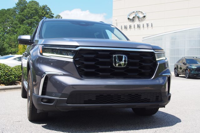 Used 2024 Honda Pilot Touring image 2