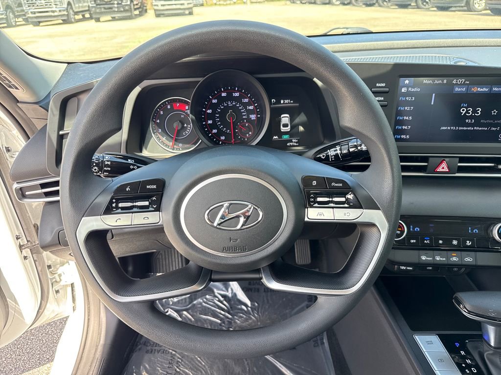 Used 2021 Hyundai Elantra SEL FWD image 14