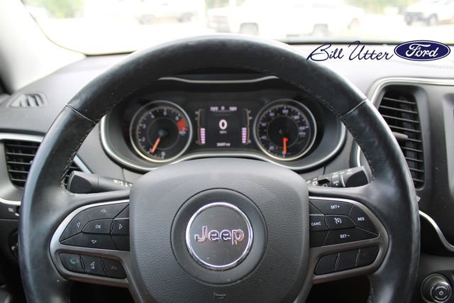 Used 2020 Jeep Cherokee Latitude Plus w/ Cold Weather Group AWD/4WD image 22