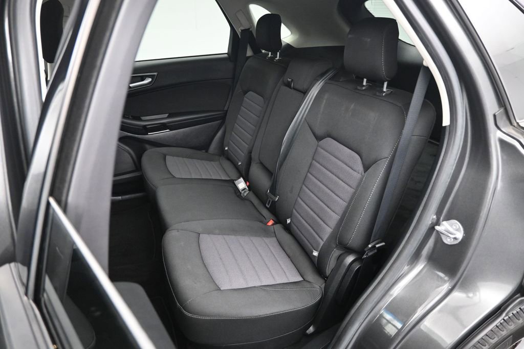 Certified 2019 Ford Edge SE FWD image 13