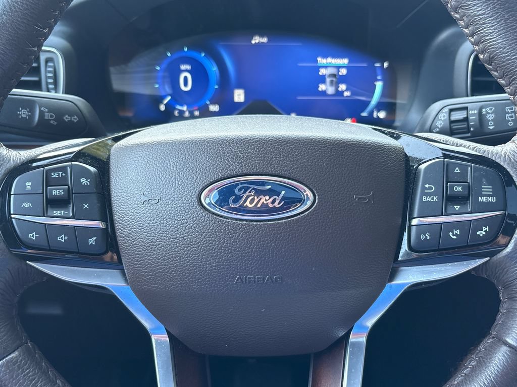 Certified 2024 Ford Explorer King Ranch w/ Technology Package AWD/4WD image 6