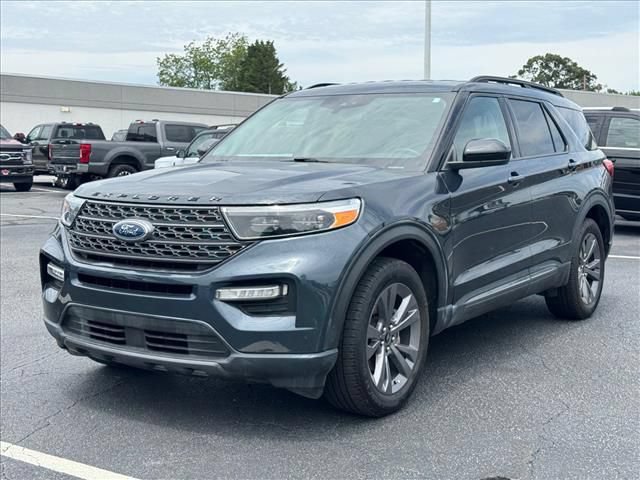 Certified 2022 Ford Explorer XLT w/ Equipment Group 202A AWD/4WD image 8