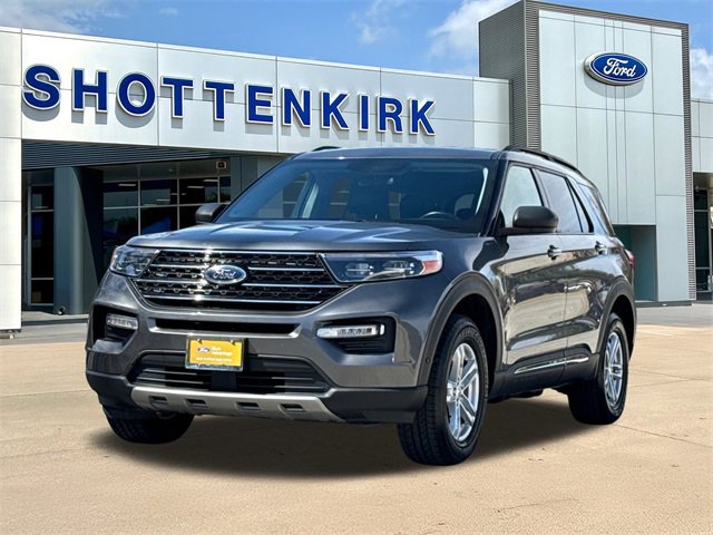 Certified 2023 Ford Explorer XLT w/ Equipment Group 202A image 3