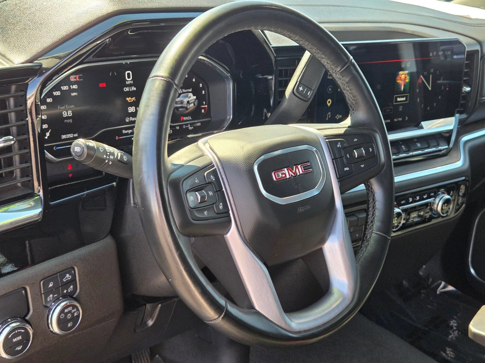 Used 2025 GMC Sierra 1500 SLT RWD image 18