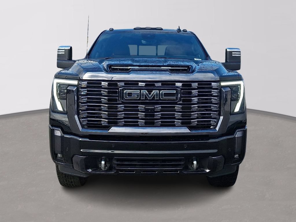 Used 2024 GMC Sierra 3500 Denali Ultimate AWD/4WD image 2