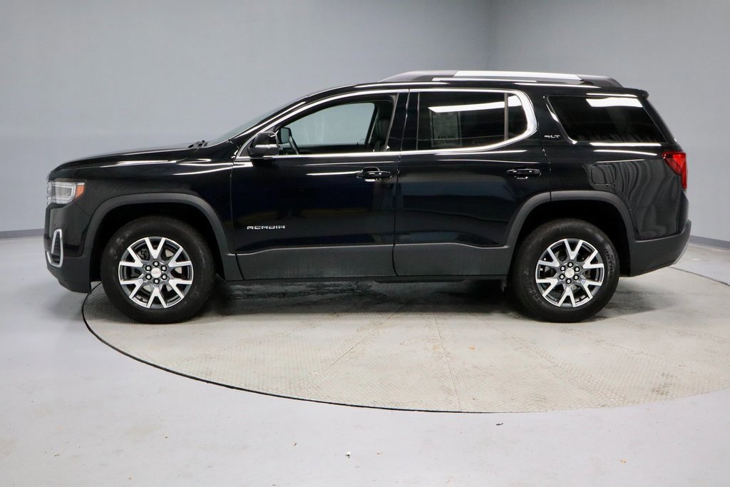 Used 2023 GMC Acadia SLT w/ LPO, Floor Liner Package image 2