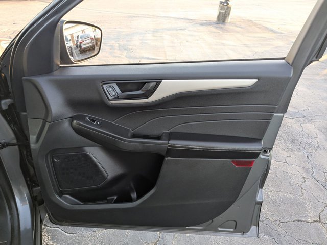 Certified 2022 Ford Escape SE w/ SE Sport Appearance Package image 33