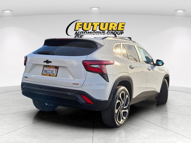 Used 2025 Chevrolet Trax RS w/ Driver Confidence Package image 3