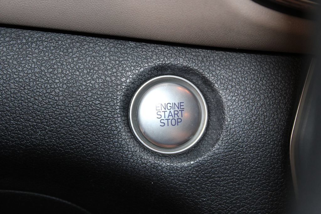 Used 2020 Hyundai Santa Fe SEL FWD image 38