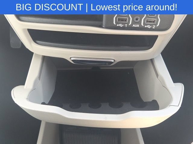 Used 2023 Chrysler Pacifica Touring-L FWD image 37