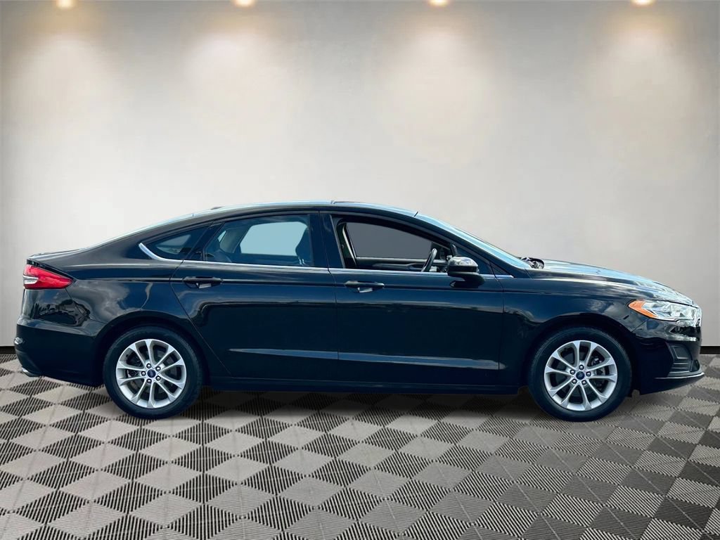 Certified 2020 Ford Fusion SE FWD image 2