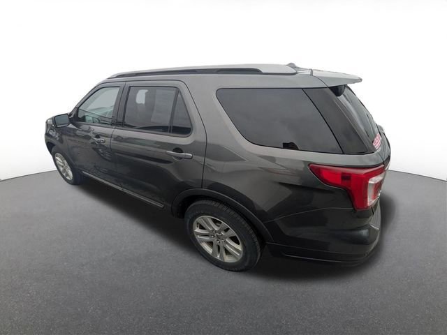 Certified 2019 Ford Explorer XLT w/ Equipment Group 202A AWD/4WD image 2
