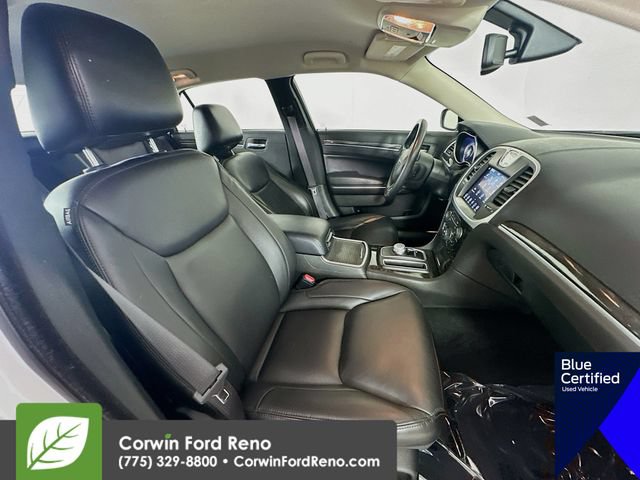 Used 2022 Chrysler 300 Touring L AWD/4WD image 29