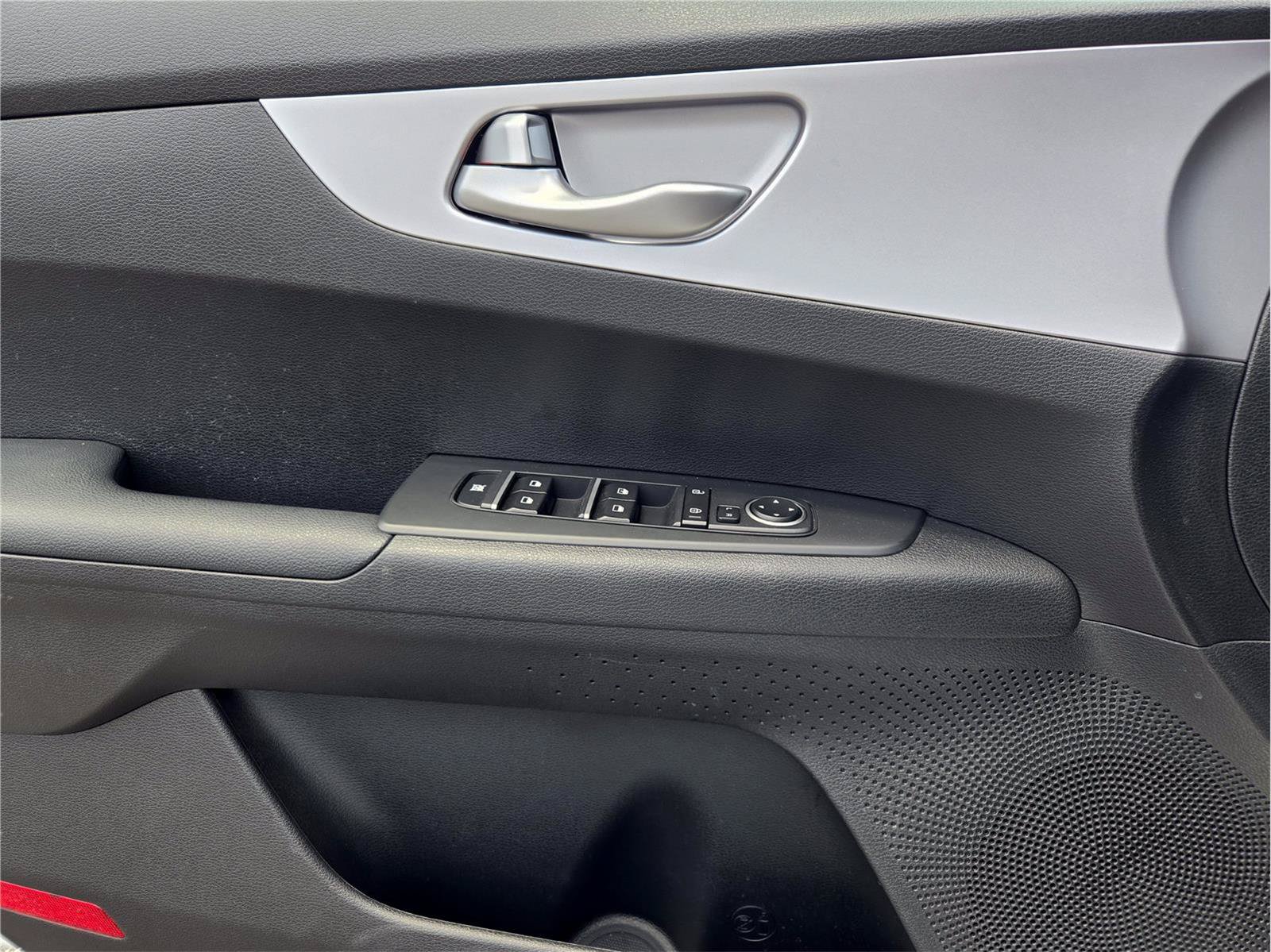 Used 2024 Kia Forte LXS w/ LXS Technology Package FWD image 19