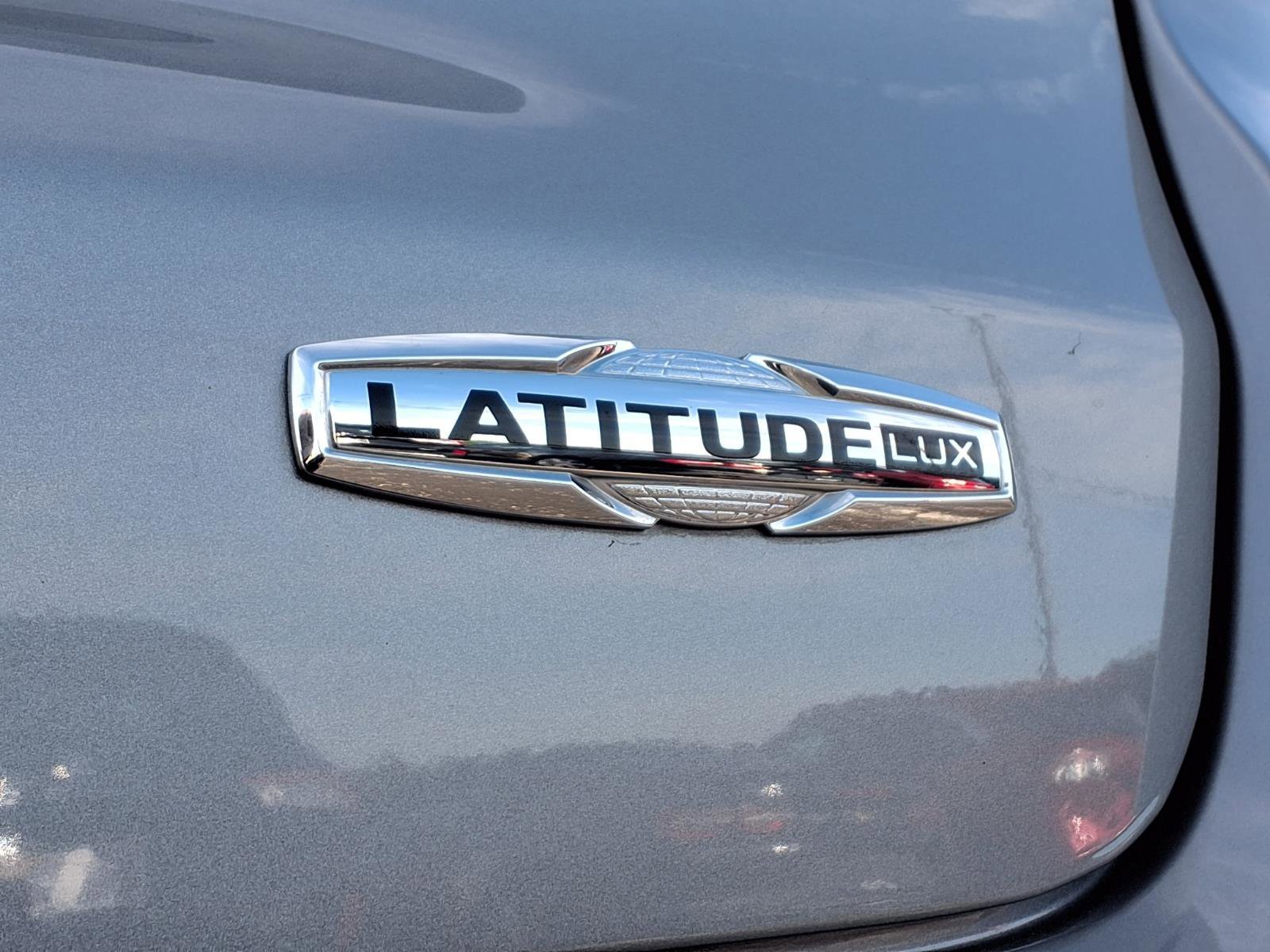 Used 2023 Jeep Compass Latitude image 7