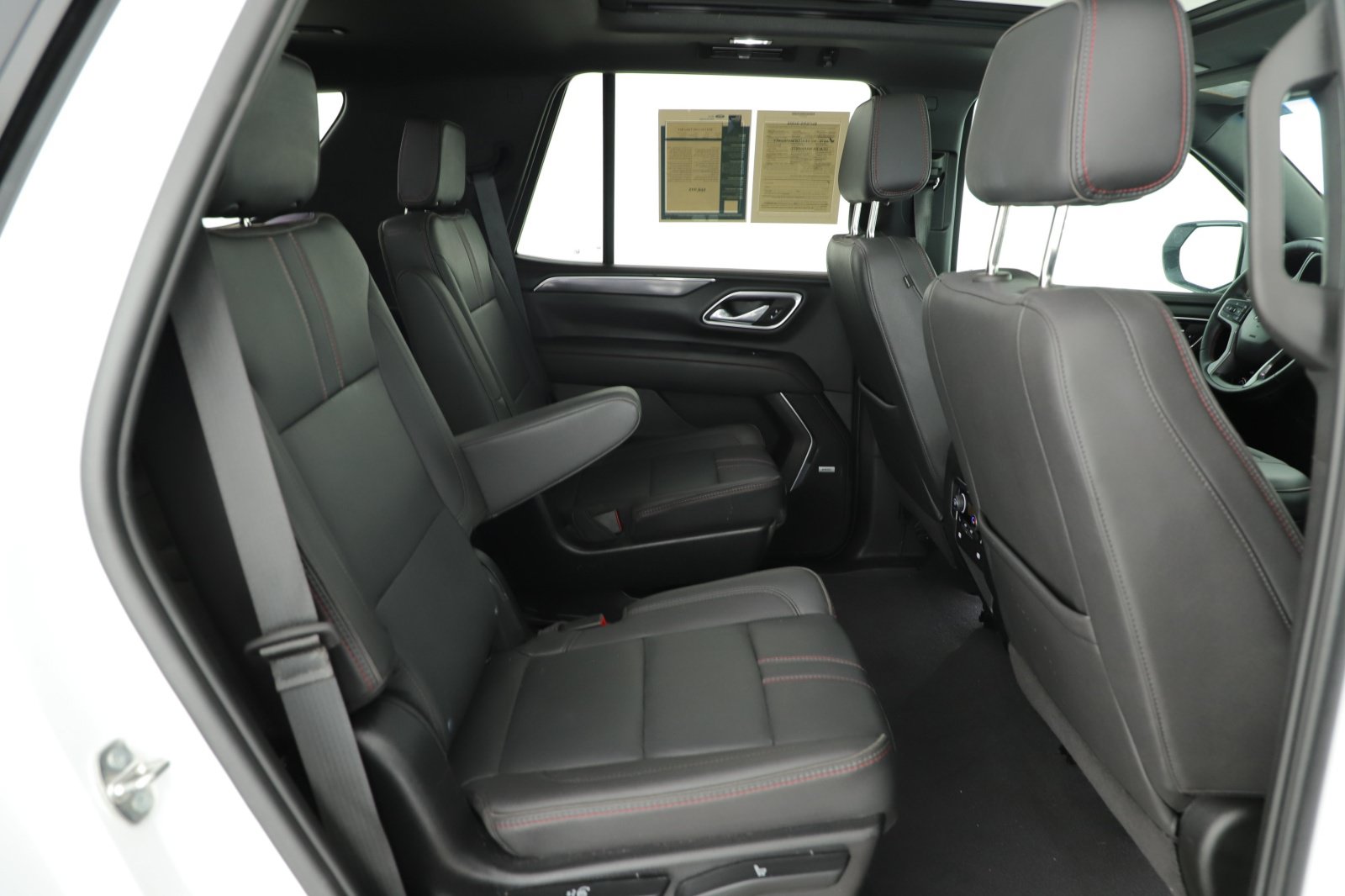 Used 2024 Chevrolet Tahoe RST w/ Luxury Package AWD/4WD image 17