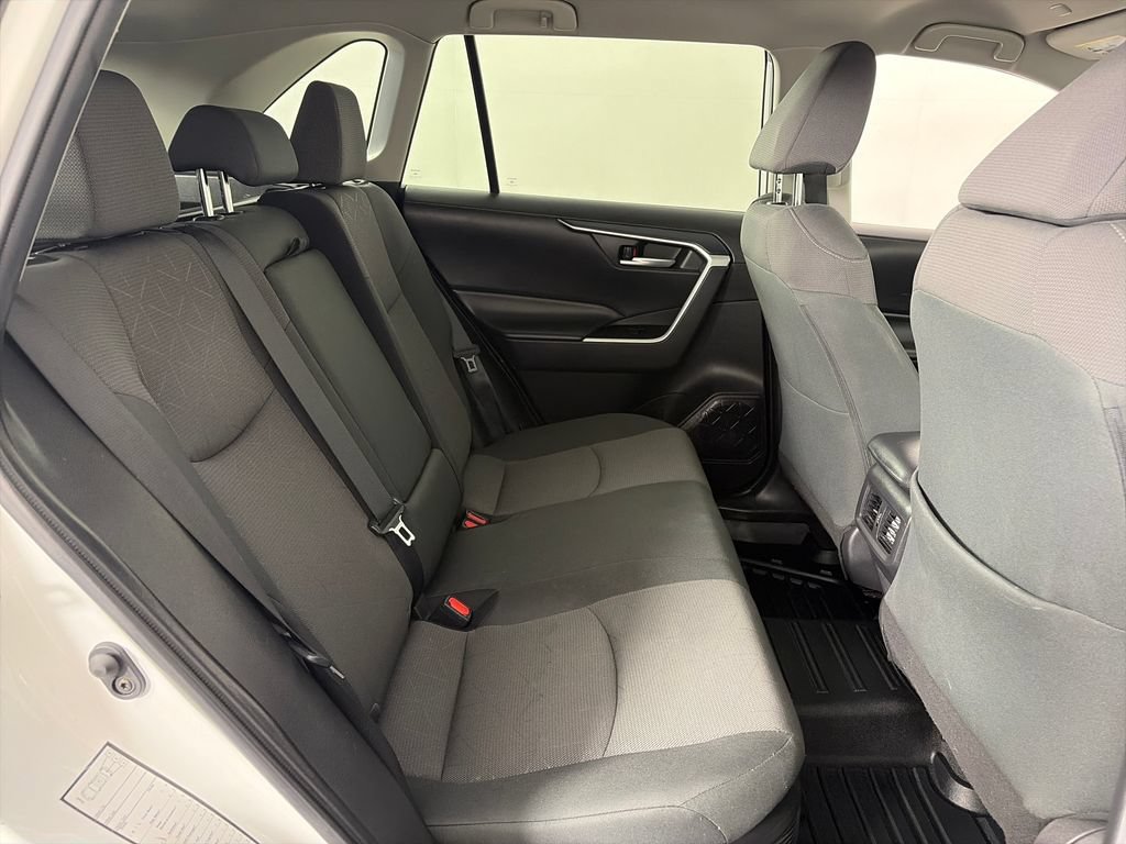 Used 2024 Toyota RAV4 XLE AWD/4WD image 28