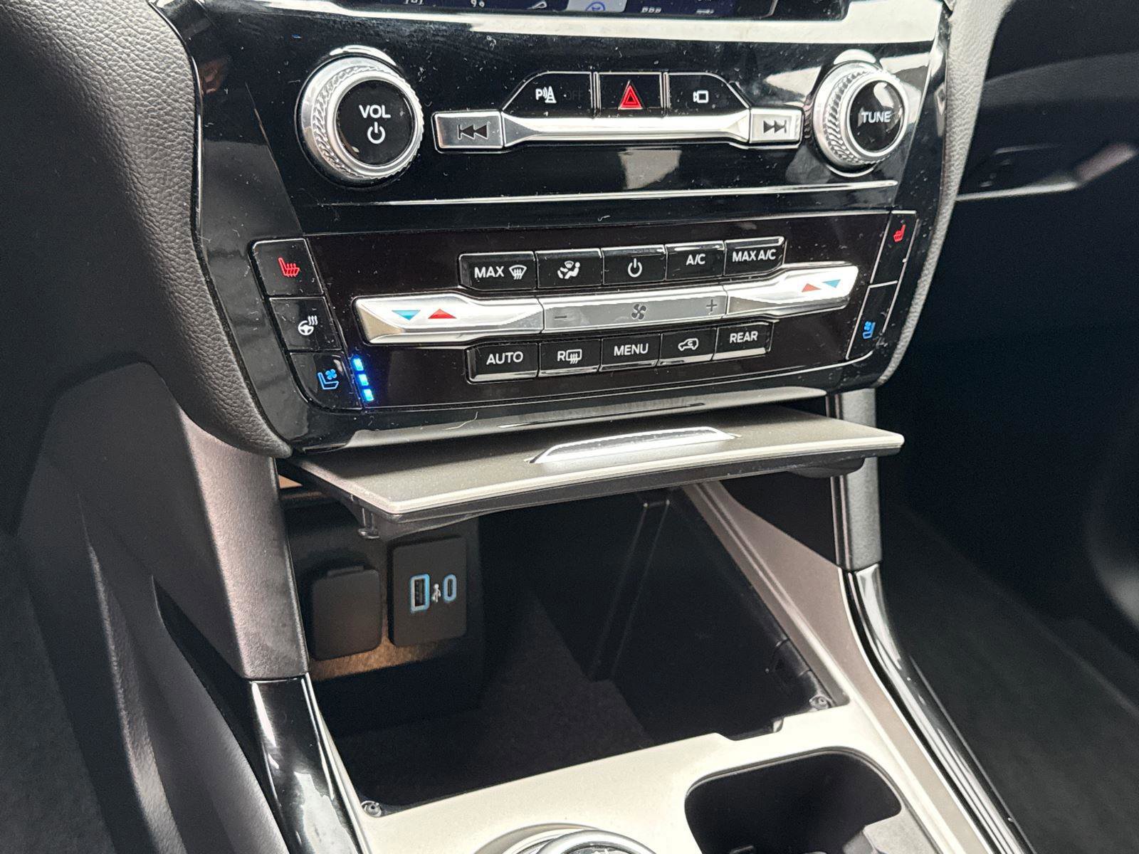 Certified 2022 Ford Explorer ST image 31