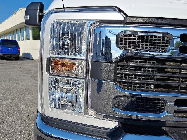Certified 2023 Ford F350 XLT w/ Snow Plow/Camper Package AWD/4WD image 9