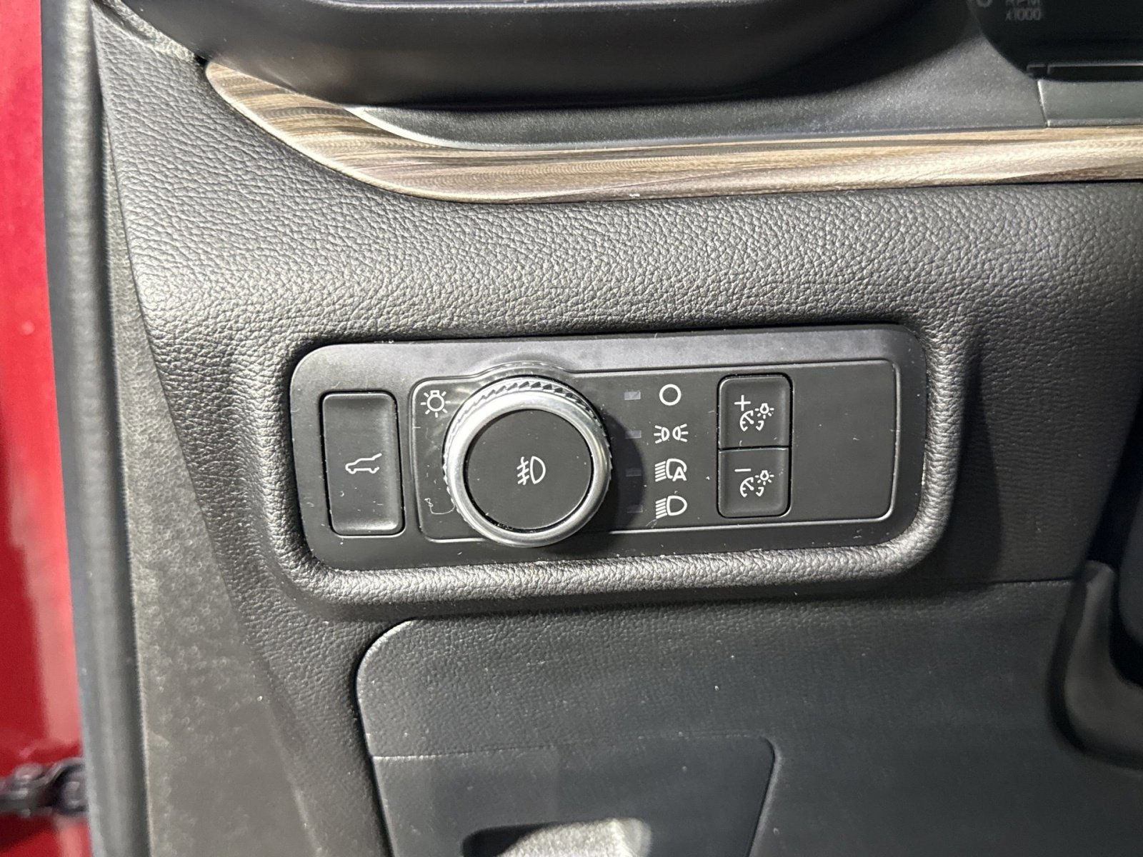 Certified 2022 Ford Explorer Limited w/ Equipment Group 301A RWD image 18