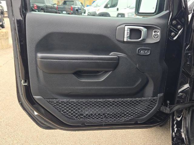 Used 2020 Jeep Wrangler Sport image 19