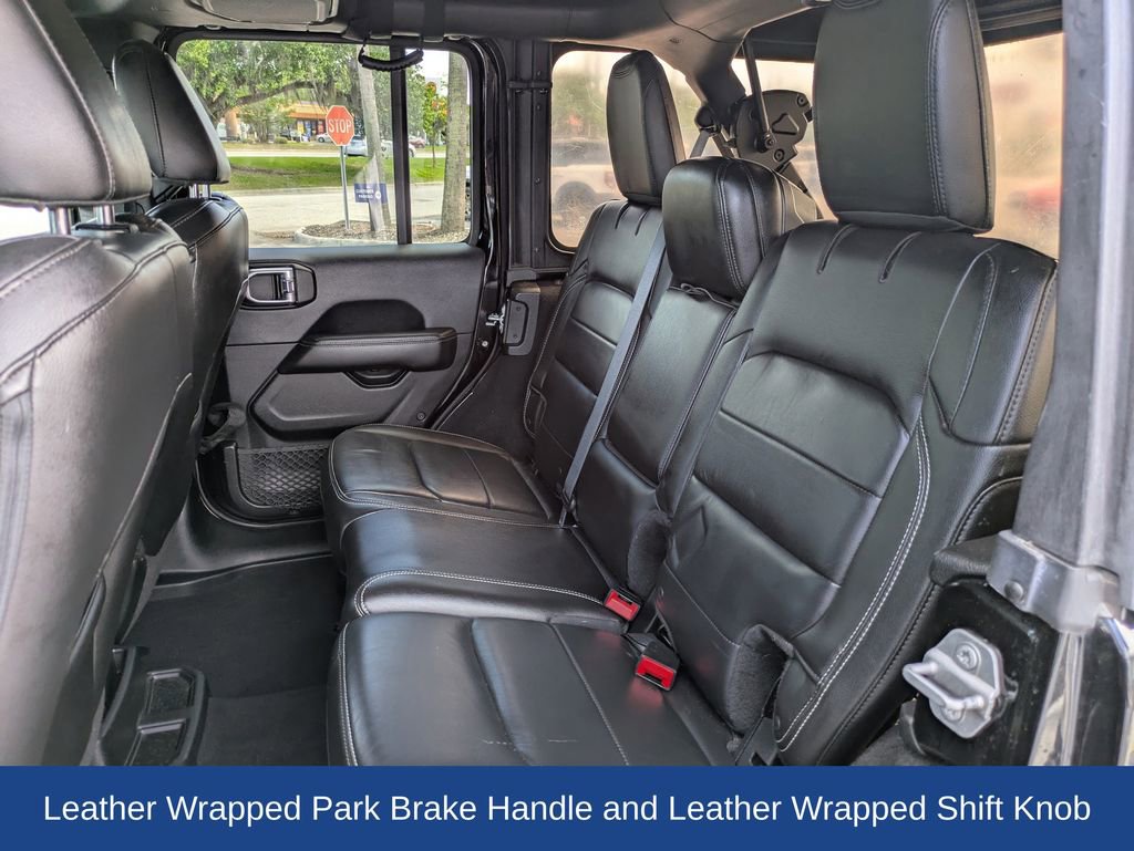 Used 2018 Jeep Wrangler Unlimited Sahara AWD/4WD image 13