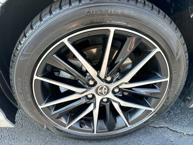 Used 2022 Toyota Camry SE FWD image 11
