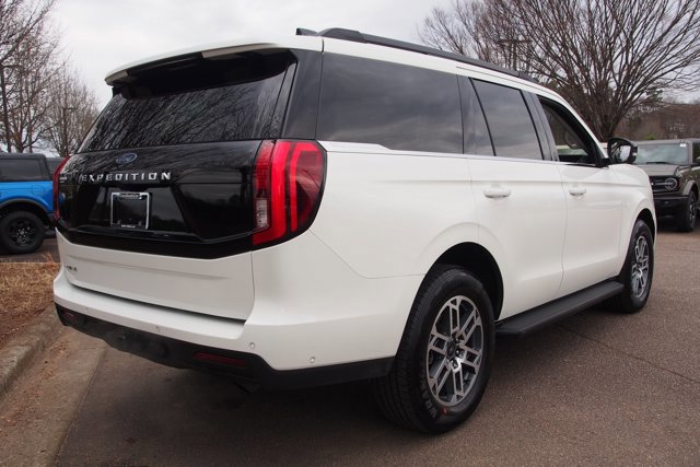Certified 2025 Ford Expedition Active image 5