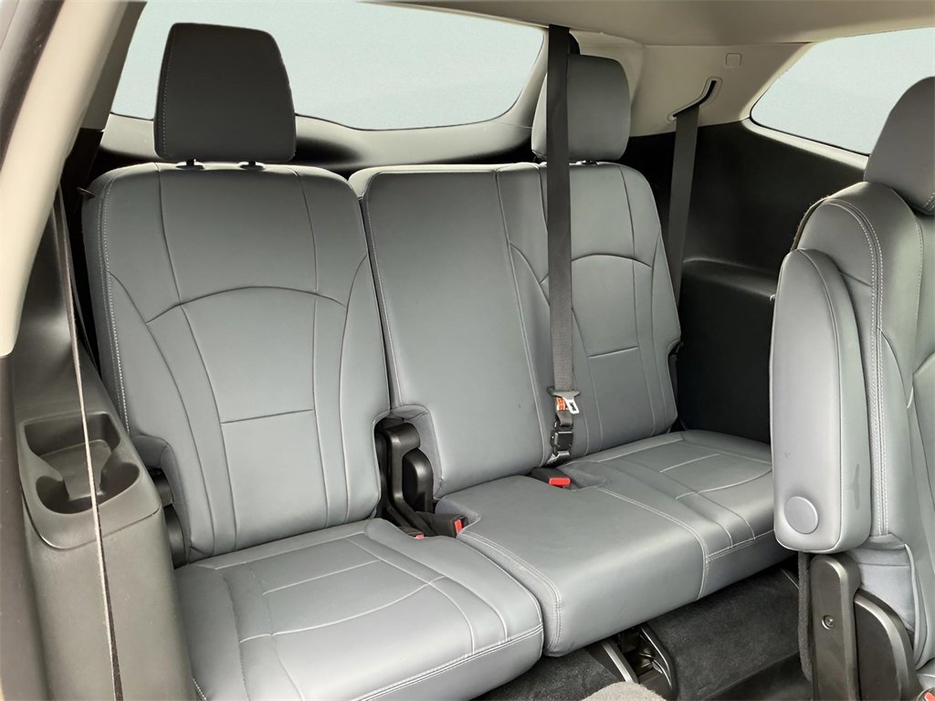 Used 2021 Buick Enclave Essence w/ Sport Touring Edition image 18