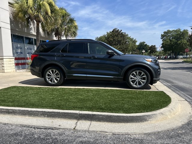 Certified 2023 Ford Explorer XLT w/ Equipment Group 202A RWD image 2