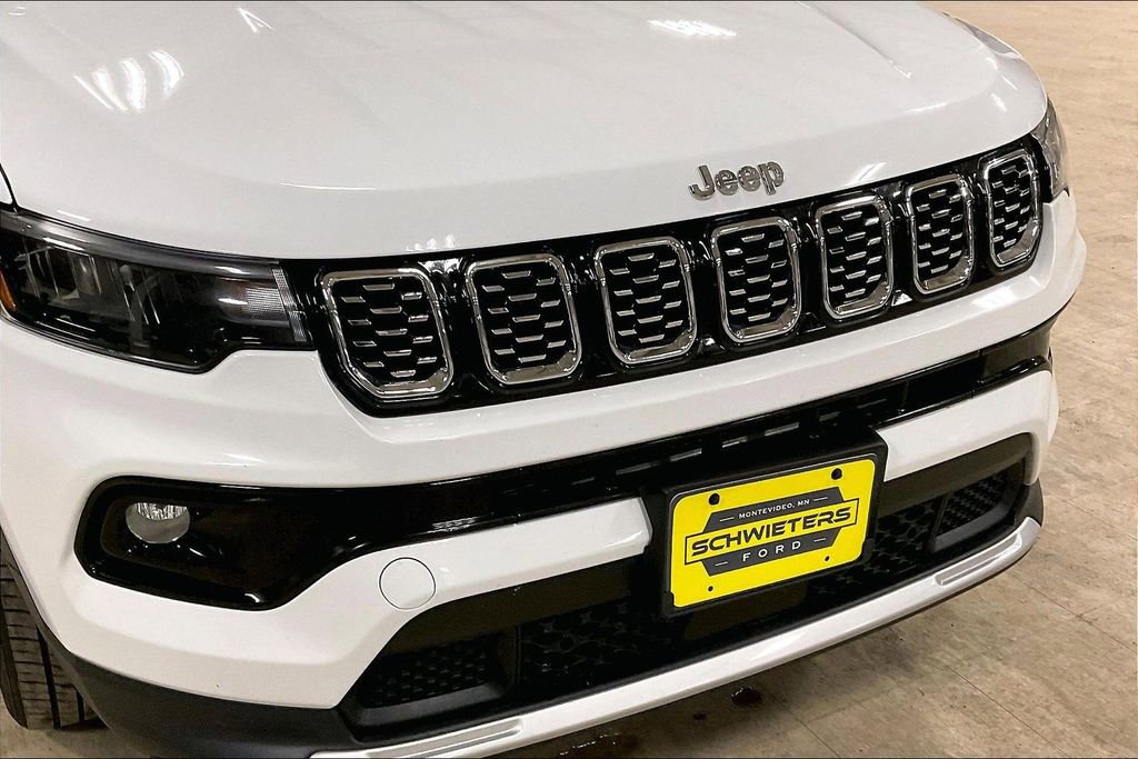 Used 2025 Jeep Compass Limited AWD/4WD image 28