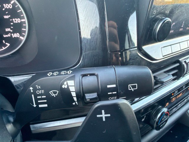 Used 2022 Nissan Pathfinder SL AWD/4WD image 46