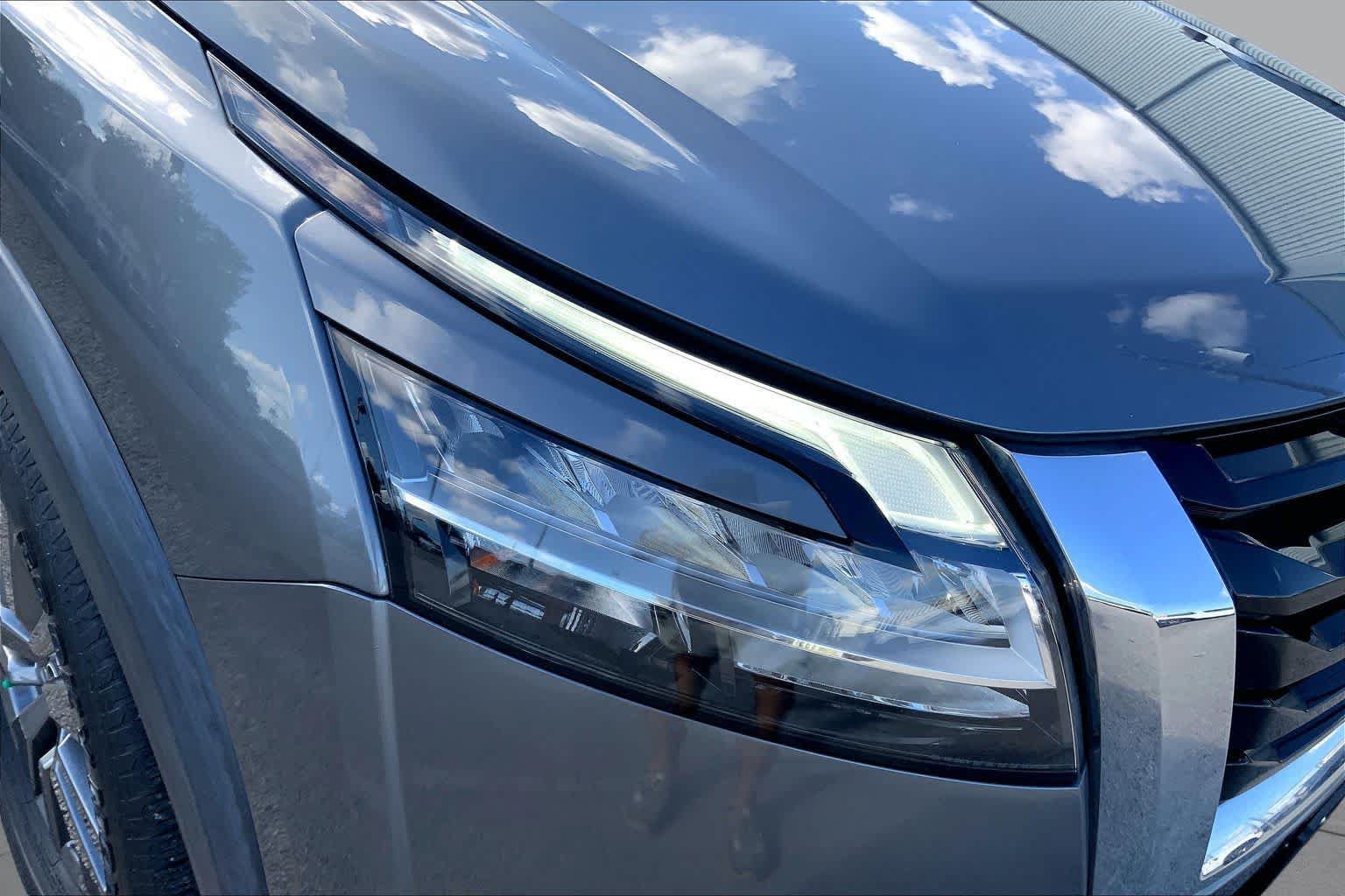 Used 2022 Nissan Pathfinder S FWD image 28