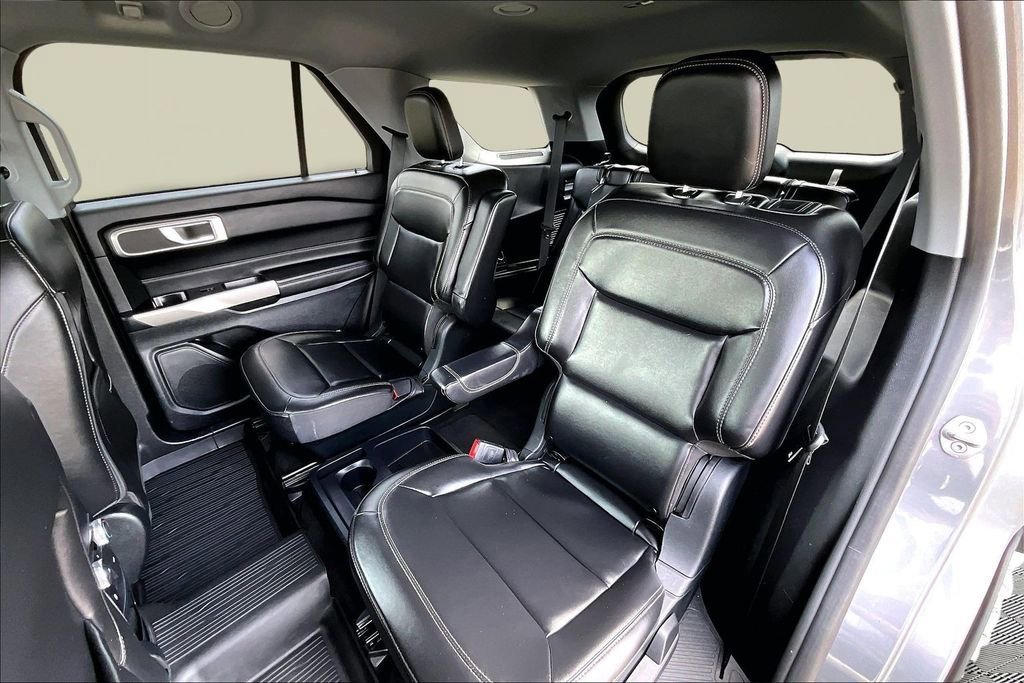 Certified 2021 Ford Explorer XLT w/ Equipment Group 202A image 26