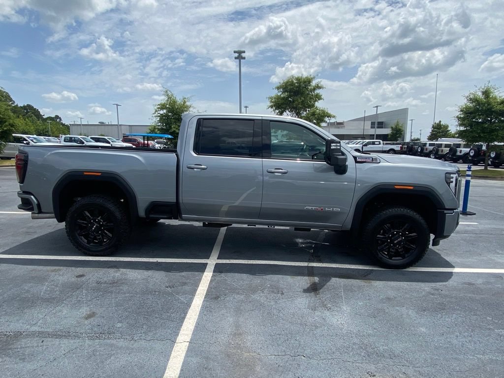 Used 2025 GMC Sierra 2500 AT4 AWD/4WD image 8