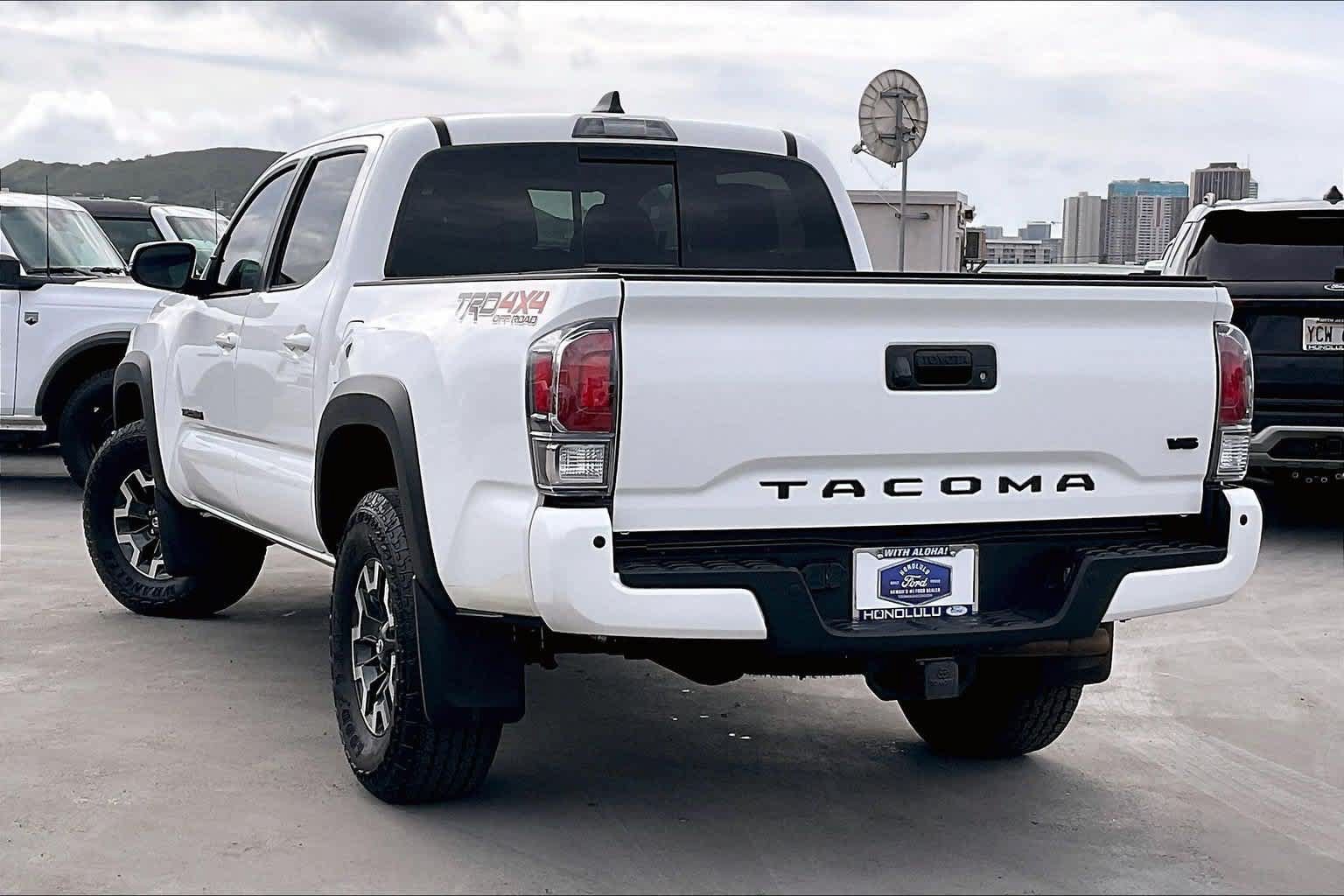 Used 2023 Toyota Tacoma TRD Off-Road w/ Technology Package AWD/4WD image 4